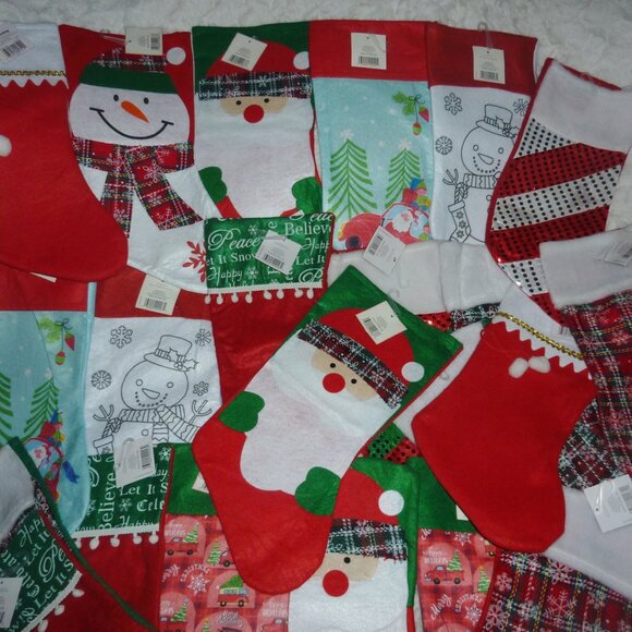 NWT Lot of 22 Christmas Stockings in Small, Medium and Large Assorted Prints - Picture 12 of 12